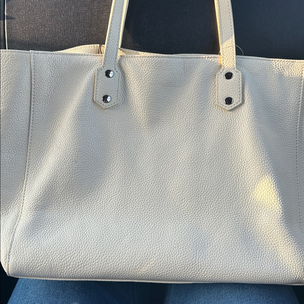 🆕 M.I.L.A made in Los Angeles Ivory Soft Sleek LeatherTote Bag - Picture 3 of 8
